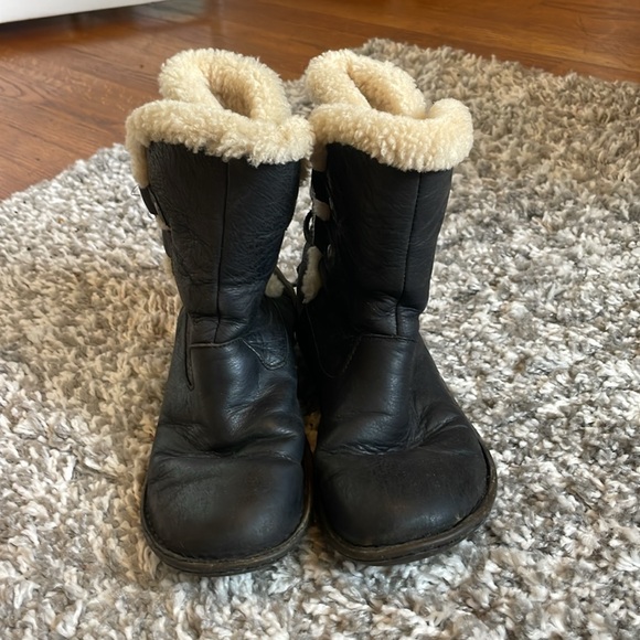 UGG Australia Women’s Acadia Winter Boots Size 7 - Picture 4 of 10
